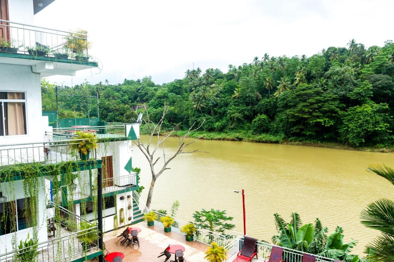 Kandy Riverside Villa Luaran gambar
